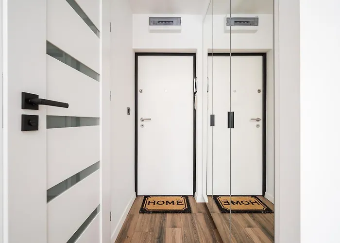 Wawer Urban Jungle By Bookinghost * Varšava