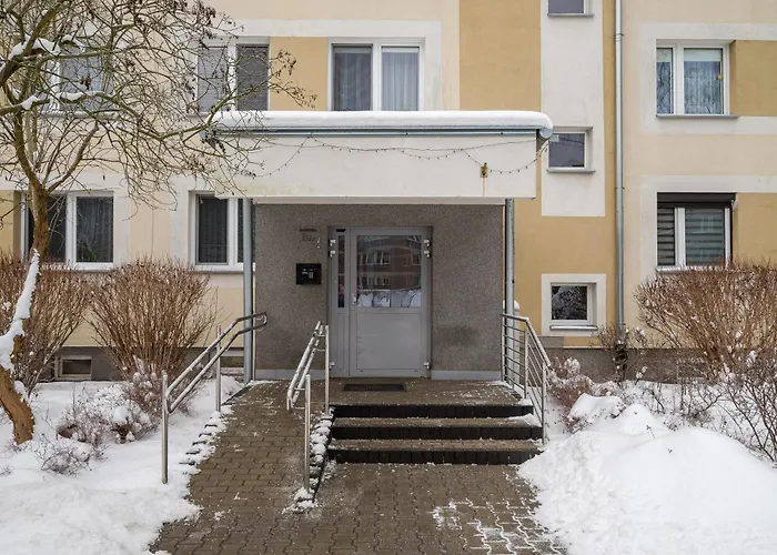 Wawer Urban Jungle By Bookinghost Varšava